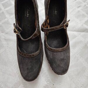 Clarks Artisan Mary Jane Heels. Great condition!